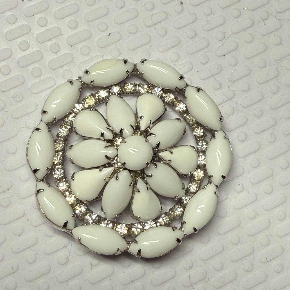 Elegant White Floral Brooch